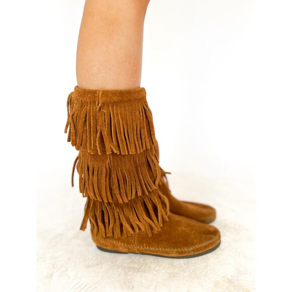 VTG Suede Fringe Moccasin Boots Boho Festival Minnetonka S7 - Picture 2 of 5